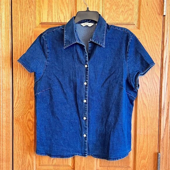 Eddie Bauer Women's Blue Short Sleeve Denim Button-Up Shirt Size L - Picture 1 of 5
